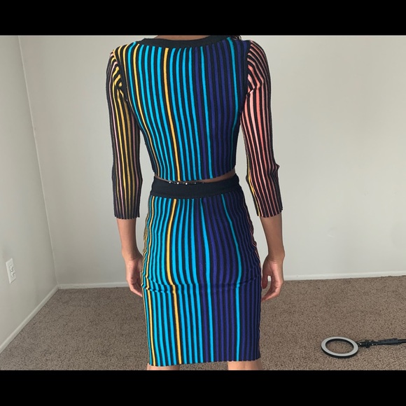 Two piece crop top and pencil skirt set - Picture 2 of 2